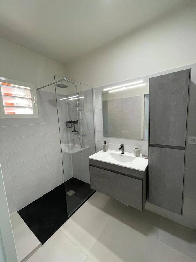 Appartement La Perle, T2 Les Pieds Dans L'Eau A 50M De La Mer Saint-Francois  Exterior photo